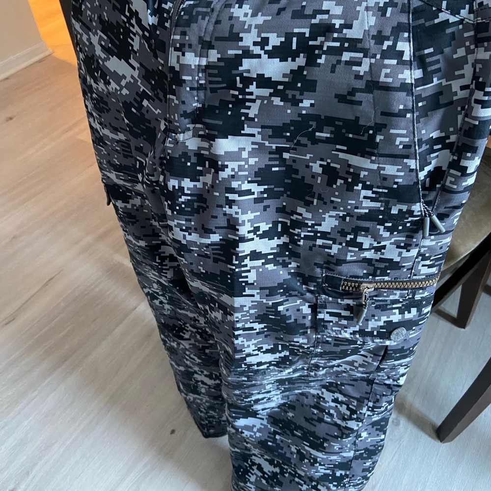 Snowboarding pants